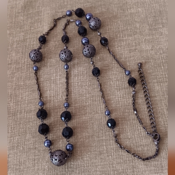 Dark Tone Metal Chain Beaded Necklace - Picture 4 of 12